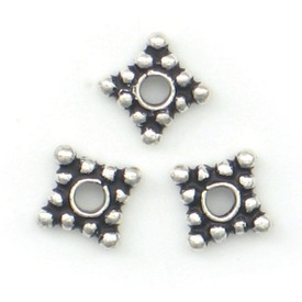 *1753-1705 - Bali Silver Bead Square Daisy 8MM 25pcs India *1753-1705,175,8MM,Bead,Metal,Bali Silver,8MM,Square,Square,Daisy,India,25pcs,montreal, quebec, canada, beads, wholesale